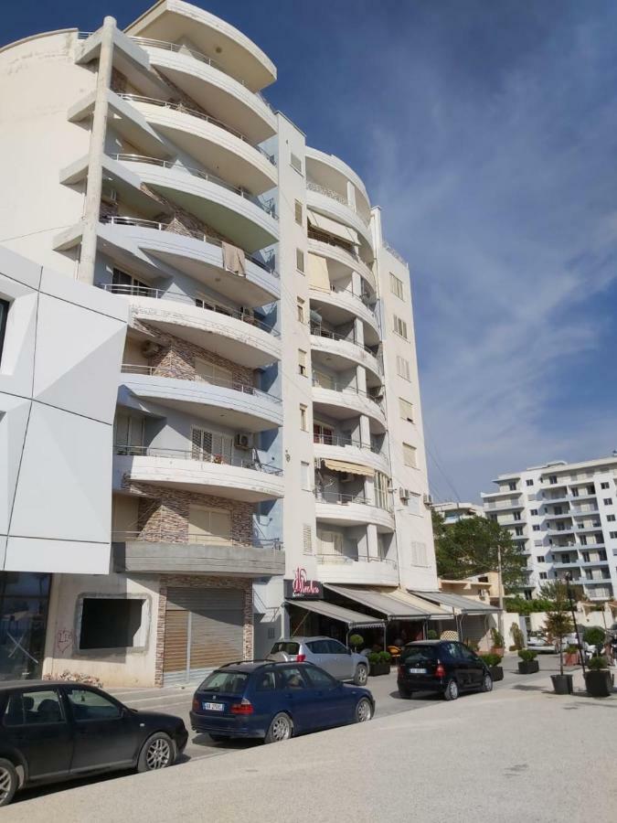 VlorëEva Apartamentアパートメント エクステリア 写真